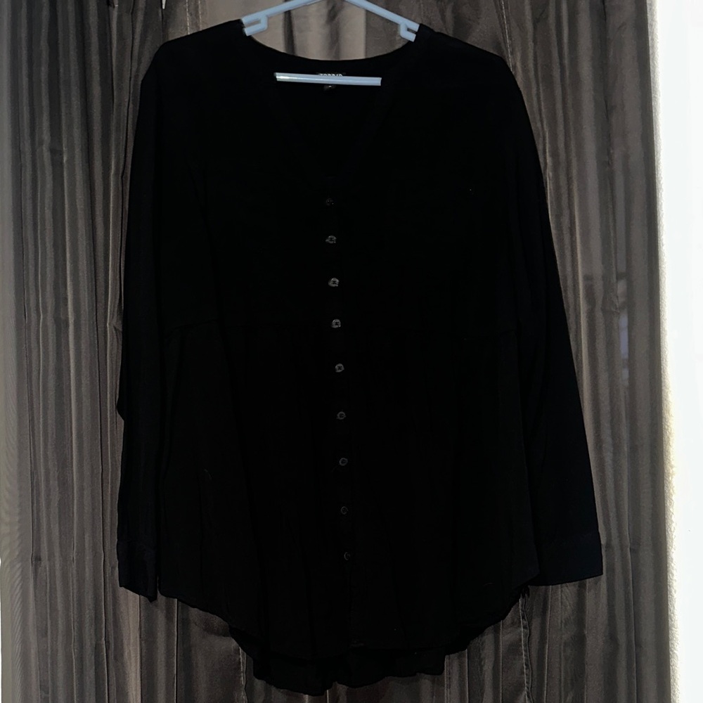 Elegant Black babydoll button up Torrid top
